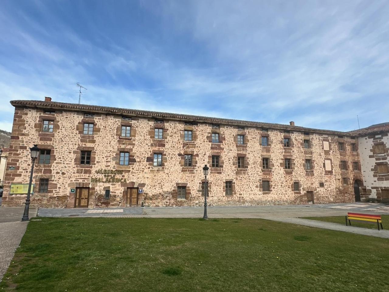 Hotel Y Albergue Real Fabrica De Ezcaray Luaran gambar
