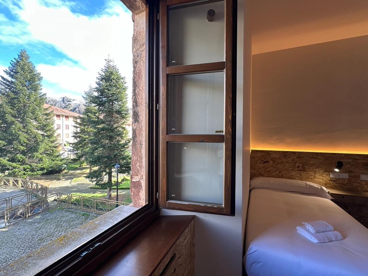 Hotel Y Albergue Real Fabrica De Ezcaray Luaran gambar